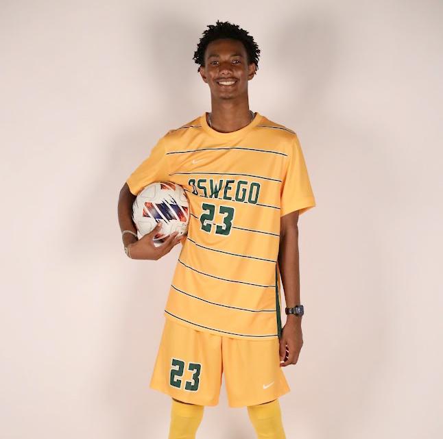 A broadcasting major from Manhattan, Azariah Raveneau transferred to Oswego from Onondaga Community College.