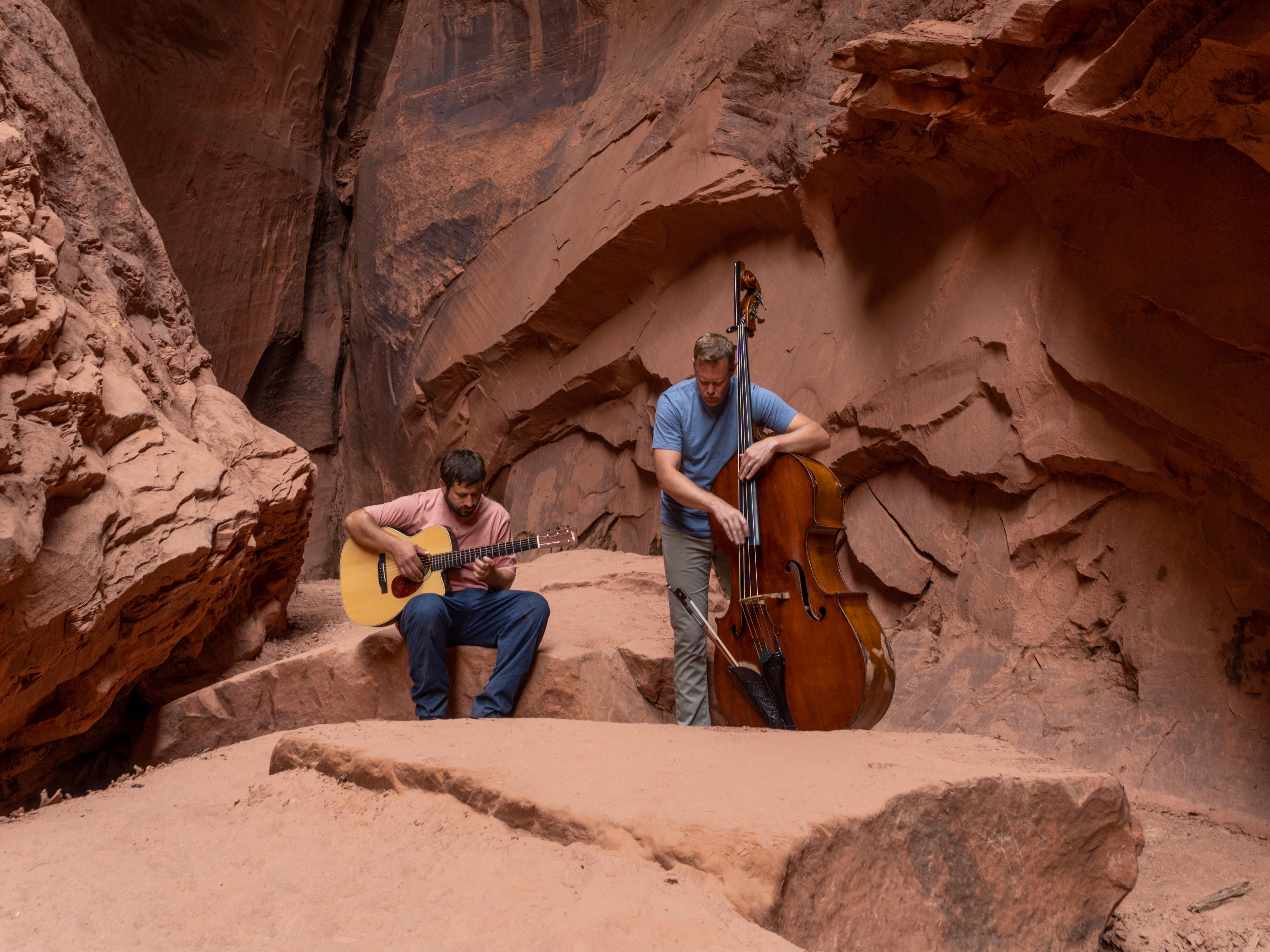 Endless Field perform in Slot Canyon.