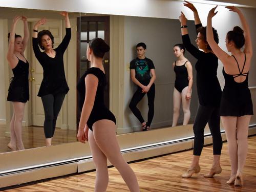 Ballet dancers rehearse