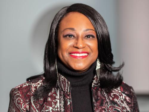 The SUNY Oswego School of Business welcomes Me’Shae Rolling, executive director of the Upstate Minority Economic Alliance, as their 2024 Diversity Equity and Inclusion (DEI) Fellow.