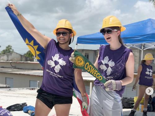 Volunteers represent Oswego during Puerto Rico work