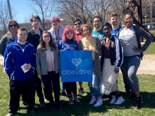 Faculty and students gather for Yards for Yeardley walk to remember and walk to prevent relationship violence