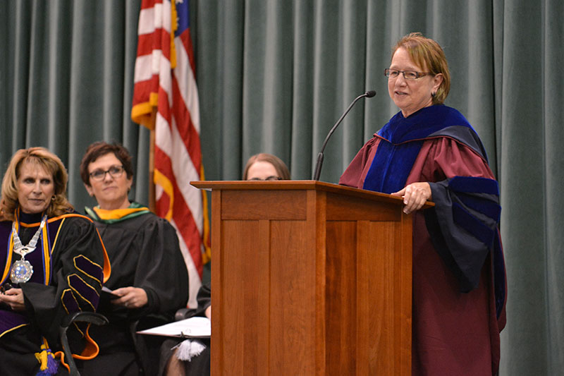 Raelynn Cooter speaks at Honors Convocation