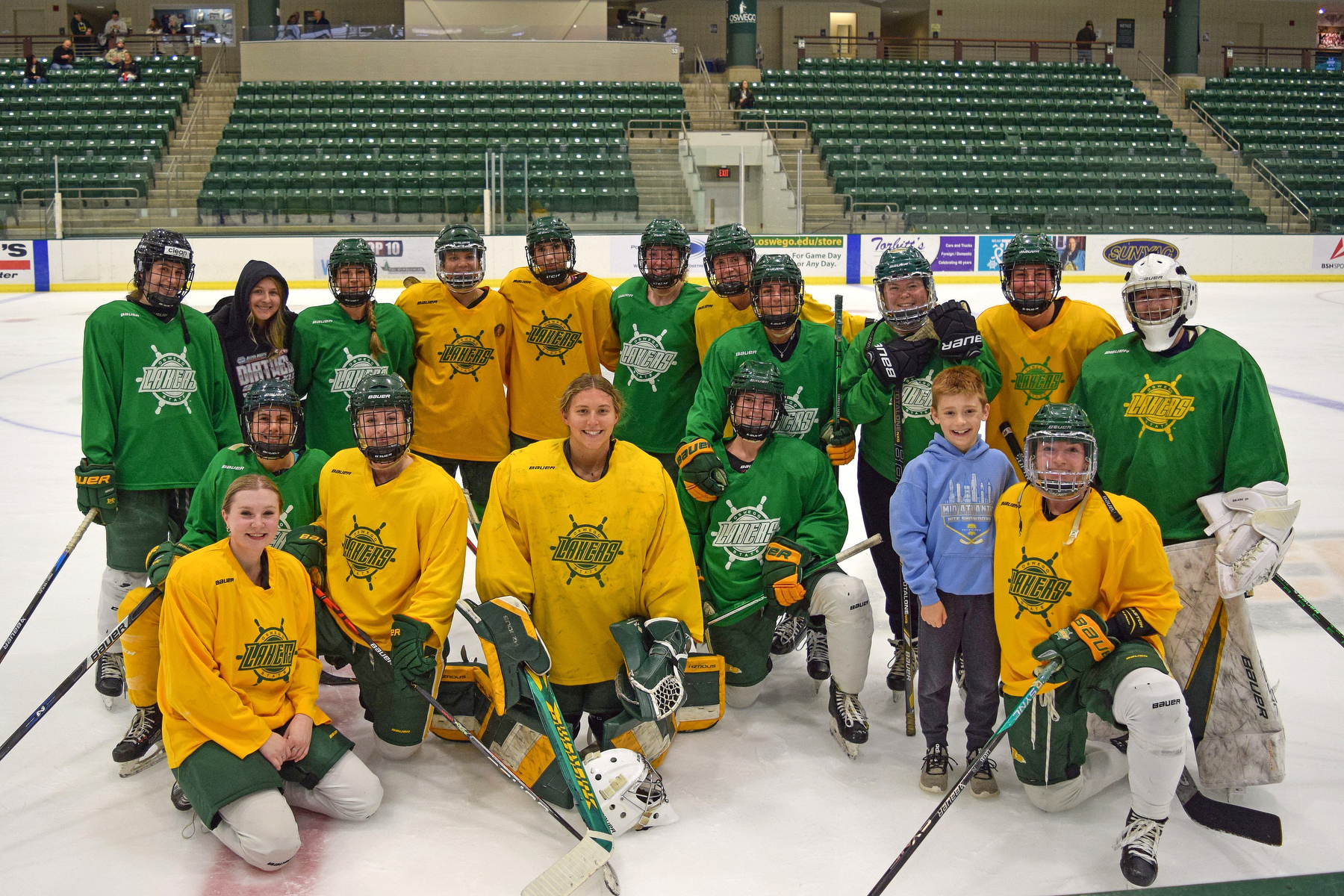 The Oswego State women’s hockey community came together Nov. 14 and 15 for a weekend that blended competition, nostalgia and legacy. More than 50 former players and family returned to campus for a reunion to celebrate 20 years since the relaunch of the NCAA program at Oswego.
